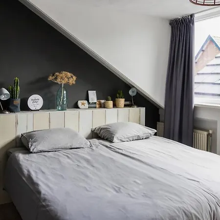Holiday home Huisjehurenegmond *